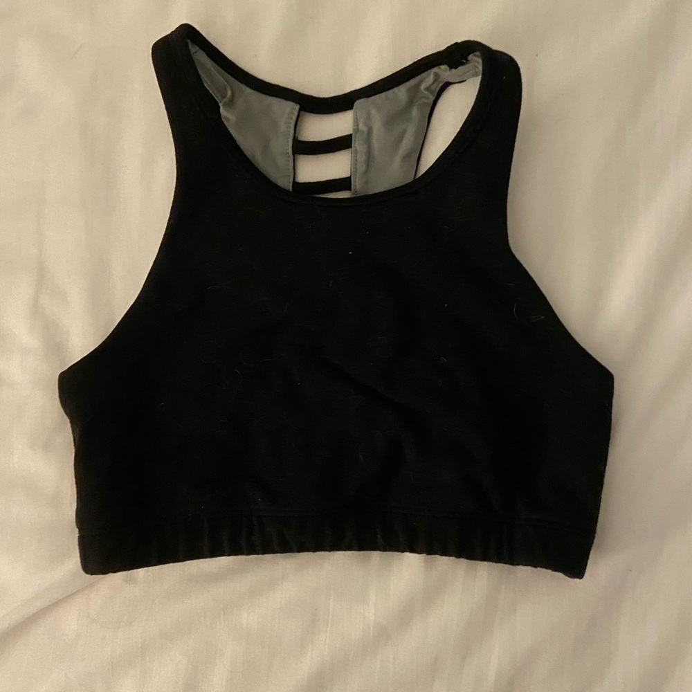 sports bra